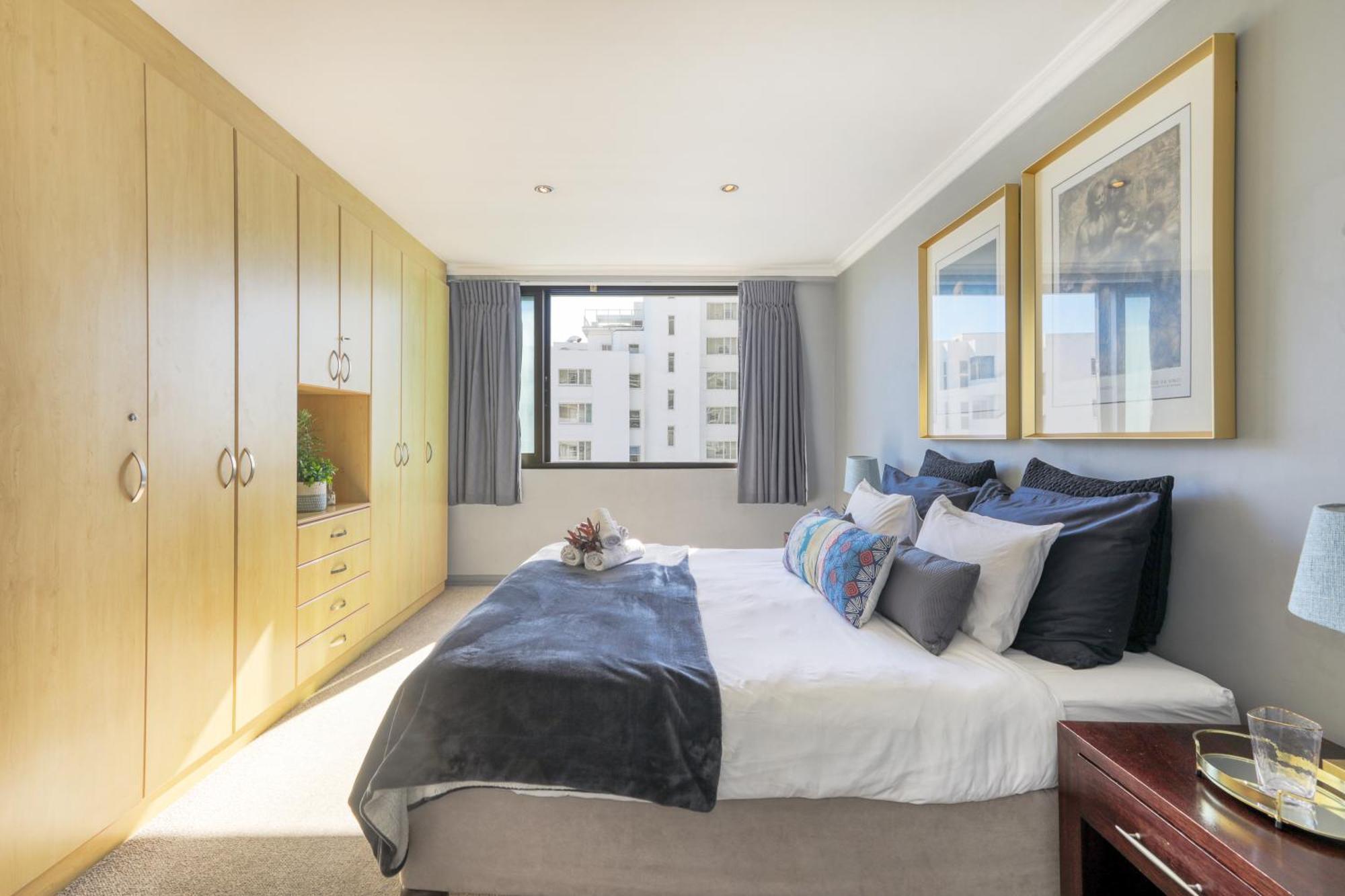 Backup-Powered Bantry Bay View 2 Bed Apartment Cape Town Exterior photo