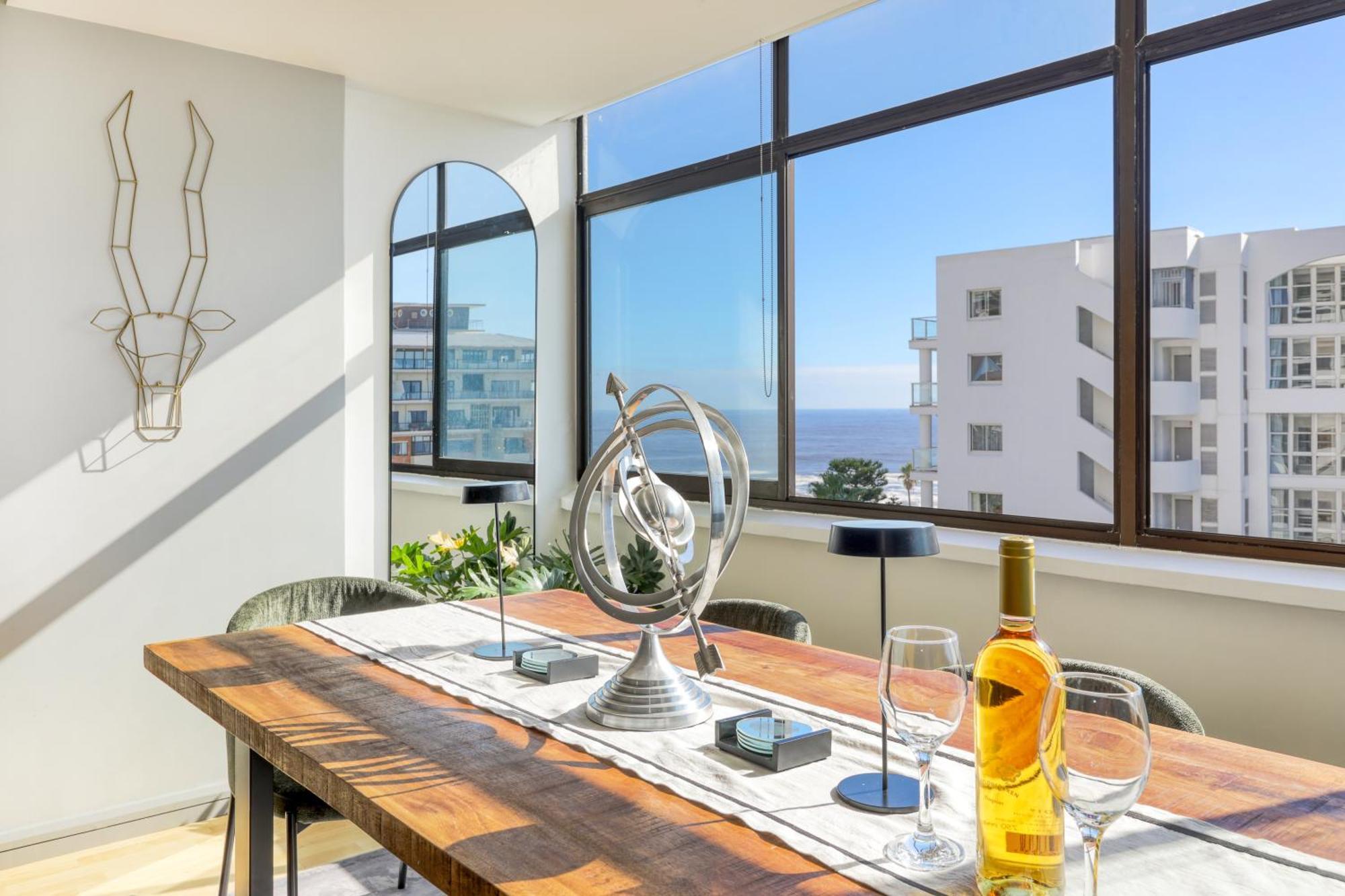 Backup-Powered Bantry Bay View 2 Bed Apartment Cape Town Exterior photo