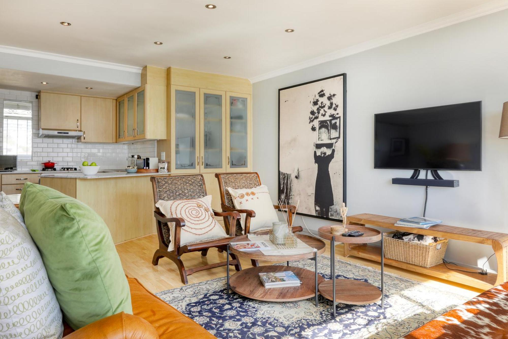 Backup-Powered Bantry Bay View 2 Bed Apartment Cape Town Exterior photo